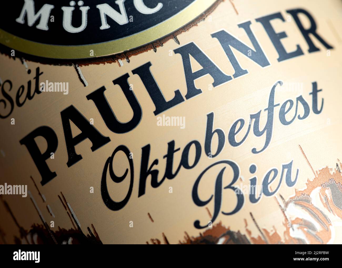 paulaner-german-octoberfest-beer-can-close-up-detail-on-black-2J2RFBW