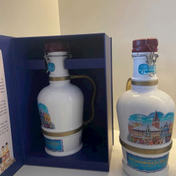 Bia Đức chai sứ SchorschWeizen 13% - chai to 2L hộp quà