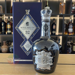 Rượu Chivas Royal Salute 32 Year Old
